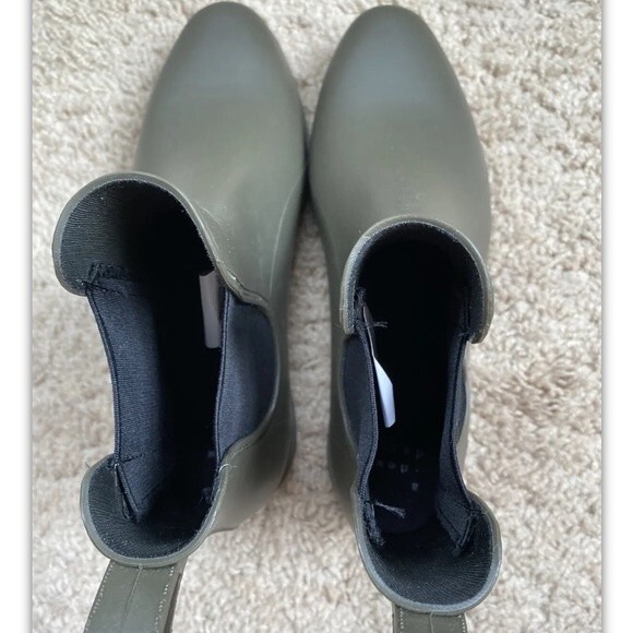 Target Women's Chelsea Rain Boots Military Green Khaki Size 7 Waterproof - Picture 4 of 9